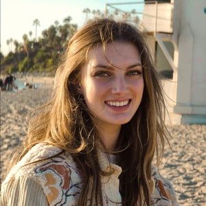 Meet your Posher, Lina